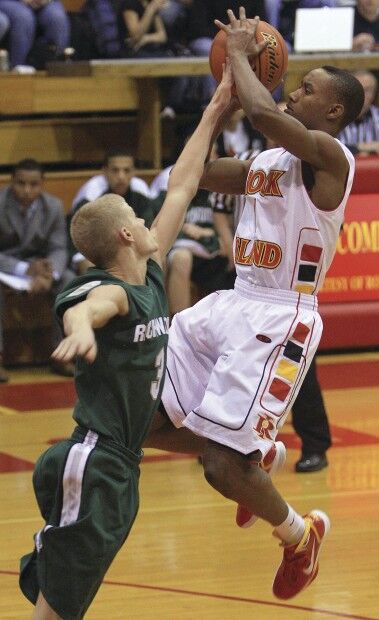 HoopsRIRichwoods112710js